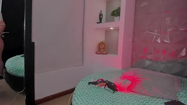 Maya Rivers online show from 10/22/25, 06:24