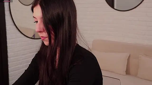 Snapshot of Azaliya_Haze chatting on 10/01/25, 10:32 Azaliya Haze online show from 10/01/25, 10:32