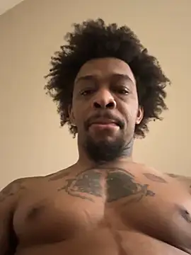 Snapshot of thefreakscomeoutatnight chatting on 10/24/25, 02:57 thefreakscomeoutatnight online show from 10/24/25, 02:57