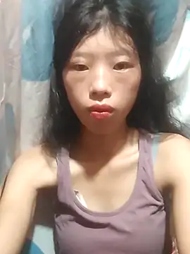 Snapshot of Khanhu_xx chatting on 10/08/25, 11:02 Khanhu xx online show from 10/08/25, 11:02