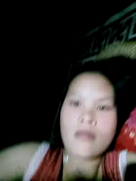 Snapshot of Tuelam_xx chatting on 10/21/25, 01:34 Tuelam xx online show from 10/21/25, 01:34