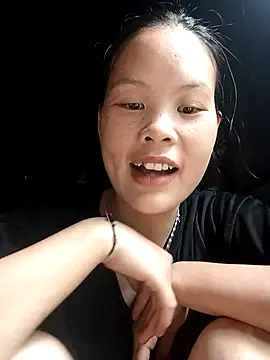 Snapshot of Tuelam_xx chatting on 10/29/25, 04:59 Tuelam xx online show from 10/29/25, 04:59