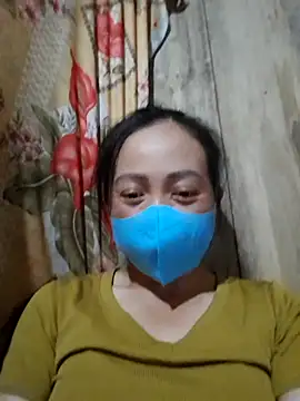 Snapshot of Tuyet_xx chatting on 10/08/25, 06:49 Tuyet xx online show from 10/08/25, 06:49