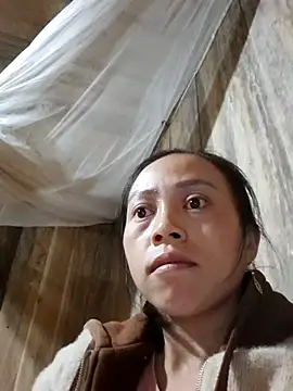 Tuyet xx online show from 10/29/25, 08:32