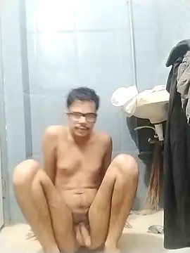 Snapshot of sexybobby13 chatting on 11/02/25, 09:44 sexybobby13 online show from 11/02/25, 09:44