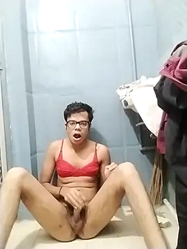 Snapshot of sexybobby13 chatting on 11/24/25, 09:42 sexybobby13 online show from 11/24/25, 09:42