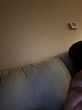 Snapshot of Bisissybottom chatting on 09/27/25, 12:10 Bisissybottom online show from 09/27/25, 12:10