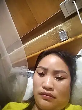 Snapshot of Liu30 chatting on 10/03/25, 08:00 Liu30 online show from 10/03/25, 08:00