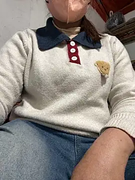 Snapshot of Liu30 chatting on 11/28/25, 05:15 Liu30 online show from 11/28/25, 05:15