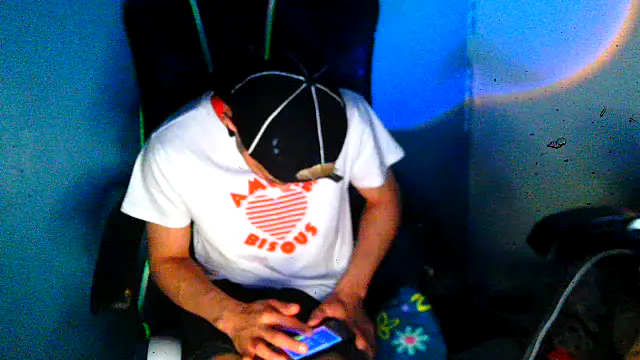 Snapshot of highinhtxx chatting on 02/28/26, 01:06 highinhtxx online show from 02/28/26, 01:06
