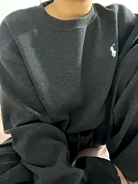 lee ly online show from 11/04/25, 01:54