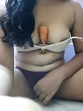 Snapshot of sweetysmita chatting on 11/15/25, 12:56 sweetysmita online show from 11/15/25, 12:56