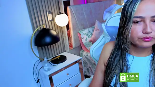 lila cute1 online show from 11/22/25, 11:42