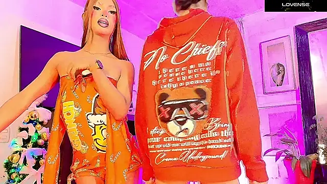 Snapshot of GIRLS_OFFICIALL__ chatting on 11/28/25, 07:22 GIRLS OFFICIALL online show from 11/28/25, 07:22