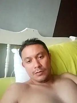 Snapshot of Ricuss9 chatting on 10/02/25, 11:12 Ricuss9 online show from 10/02/25, 11:12