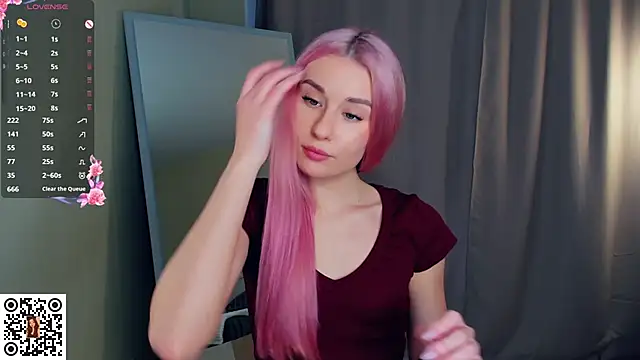 MinaRuzzo online show from 12/15/25, 06:17