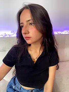 Amy-Bun online show from 10/14/25, 02:18