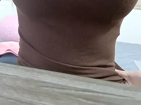 Snapshot of Selena3391 chatting on 10/02/25, 06:15 Selena3391 online show from 10/02/25, 06:15