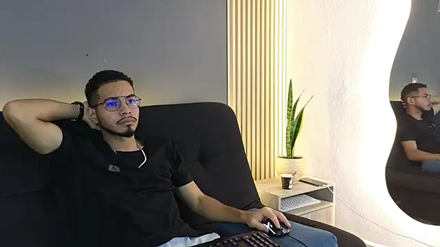 Snapshot of Jaybrown__1 chatting on 10/07/25, 04:42 Jaybrown  1 online show from 10/07/25, 04:42