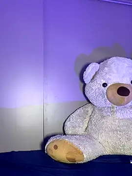 EmilyZuits online show from 10/03/25, 08:50