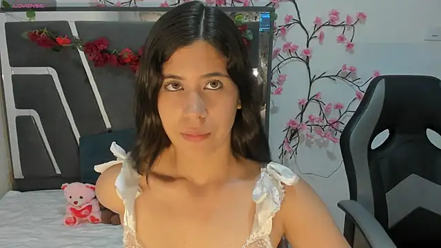 KendallMiller2 online show from 10/17/25, 07:27