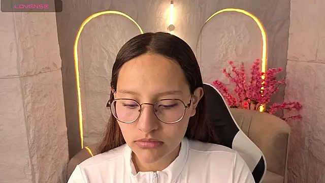 Nyx Tamy Tx  online show from 10/06/25, 12:57