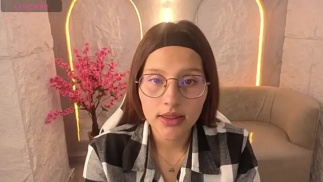Nyx Tamy Tx  online show from 10/11/25, 12:47