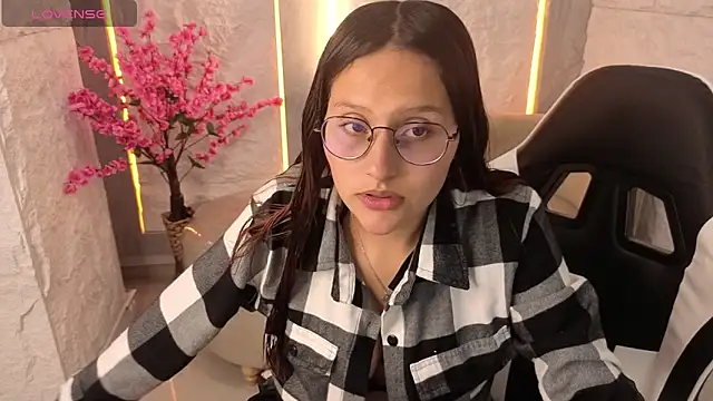 Nyx Tamy Tx  online show from 10/15/25, 01:11