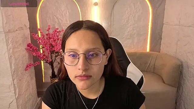 Nyx Tamy Tx  online show from 10/20/25, 01:00