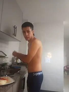 Snapshot of duvan_777 chatting on 10/15/25, 07:36 duvan 777 online show from 10/15/25, 07:36