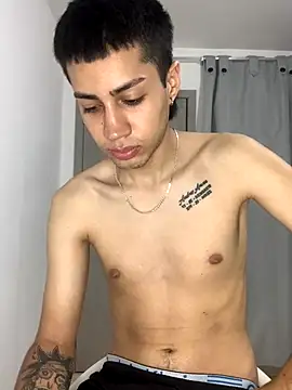 Snapshot of duvan_777 chatting on 10/24/25, 05:48 duvan 777 online show from 10/24/25, 05:48