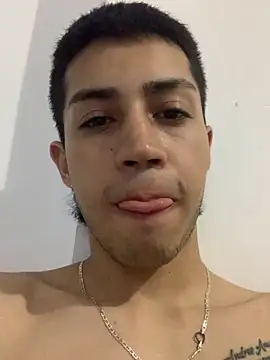 Snapshot of duvan_777 chatting on 10/25/25, 03:58 duvan 777 online show from 10/25/25, 03:58