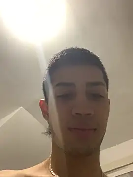 Snapshot of duvan_777 chatting on 10/25/25, 10:26 duvan 777 online show from 10/25/25, 10:26