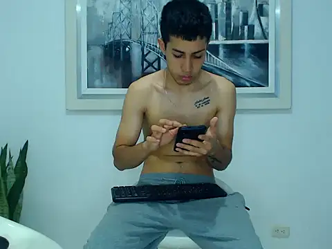 Snapshot of duvan_777 chatting on 10/26/25, 11:31 duvan 777 online show from 10/26/25, 11:31