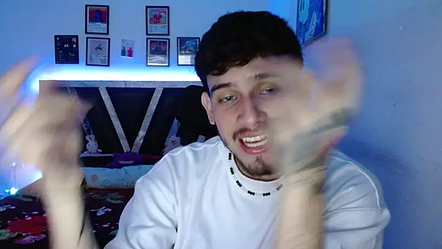 Snapshot of Sebasxxl12 chatting on 11/20/25, 10:09 Sebasxxl12 online show from 11/20/25, 10:09