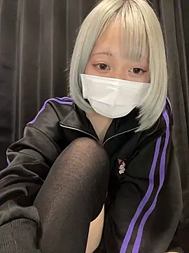 Snapshot of Nyamo-chan chatting on 10/09/25, 04:16 Nyamo-chan online show from 10/09/25, 04:16