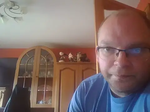 Snapshot of Rado2812 chatting on 06/11/26, 07:28 Rado2812 online show from 06/11/26, 07:28