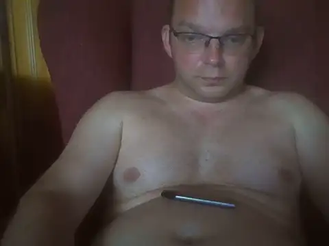 Snapshot of Rado2812 chatting on 06/13/26, 02:15 Rado2812 online show from 06/13/26, 02:15