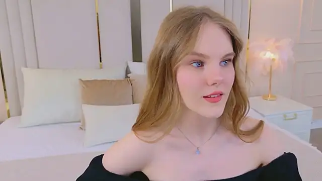 Lili Lohan online show from 05/07/26, 05:02