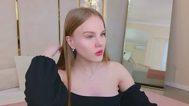Lili Lohan online show from 06/11/26, 05:05