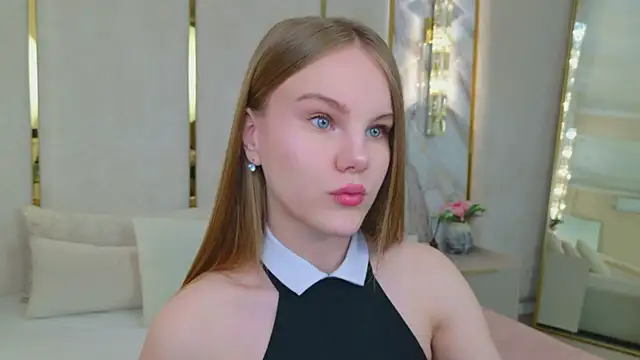 Lili Lohan online show from 06/12/26, 05:06