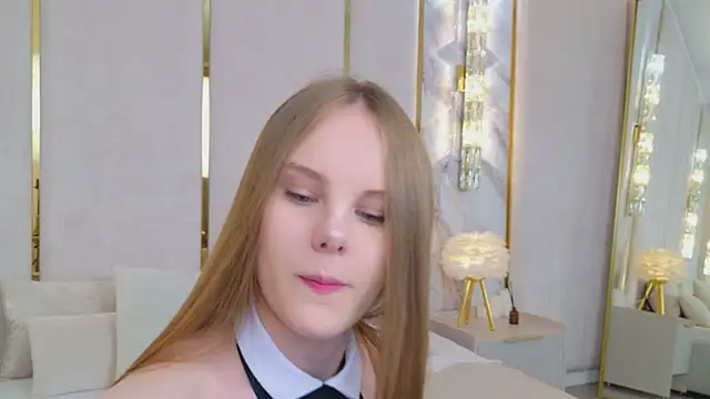 Lili Lohan online show from 06/22/26, 05:04