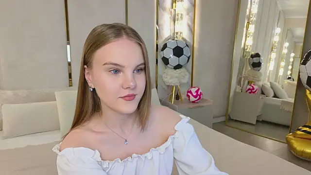 Lili Lohan online show from 07/01/26, 05:09