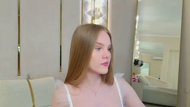 Lili Lohan online show from 07/04/26, 05:02