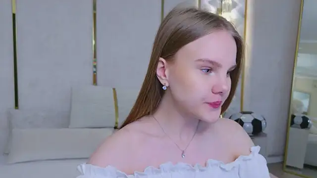 Lili Lohan online show from 07/08/26, 05:01