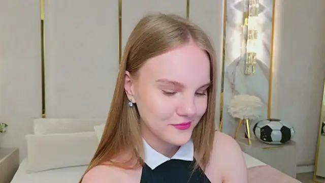 Lili Lohan online show from 07/09/26, 05:11