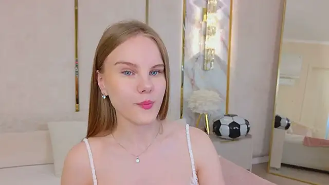 Lili Lohan online show from 07/11/26, 05:10