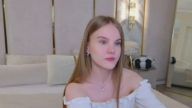 Lili Lohan online show from 07/13/26, 05:10