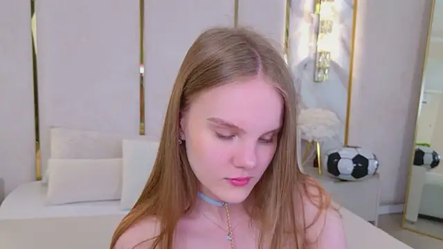 Lili Lohan online show from 07/17/26, 05:03