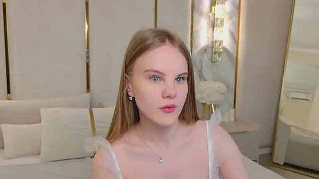 Lili Lohan online show from 07/24/26, 05:05